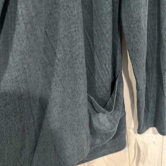 BOBESU TUNIC NEW WITH TAGS. Super soft size large - Picture 4 of 13